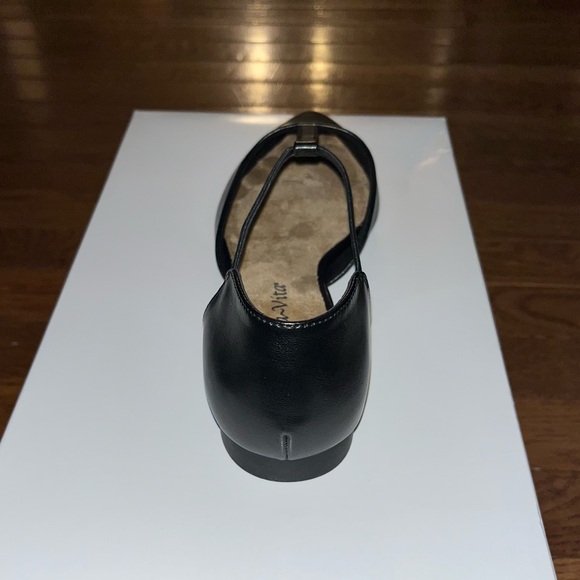 Bella Vita Darby pointed Toe Elastic T-Strap Flats Black Women’s Size 7.5 - Picture 10 of 15